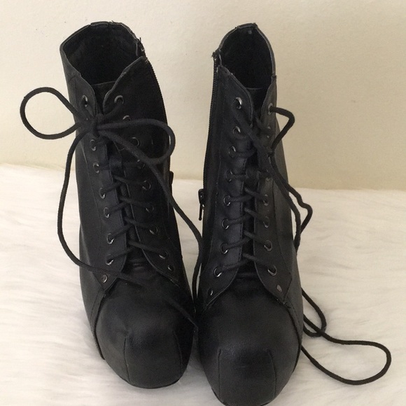 SHOE SALE!!!! Breckelle's Black boots‎ / ankle booties Size 8-1/2 - Picture 1 of 8